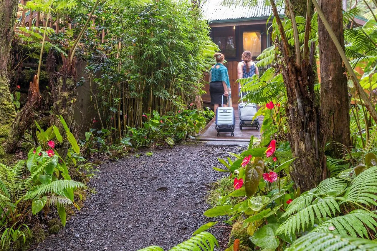 Bed & Breakfast Volcano Village Lodge