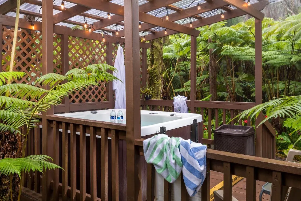 Volcano Village Lodge Bed & Breakfast