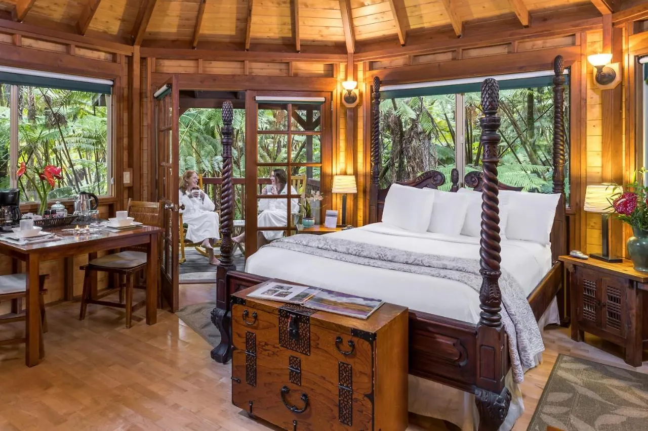 Bed & Breakfast Volcano Village Lodge