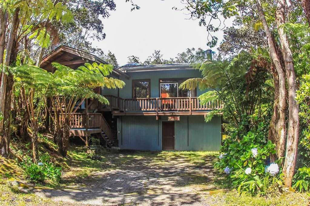 Volcano Village Lodge